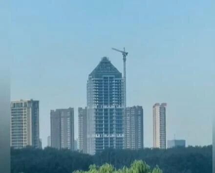 沈阳月星环球港邮轮酒店开始安装幕墙,摩天轮和观光塔呢?