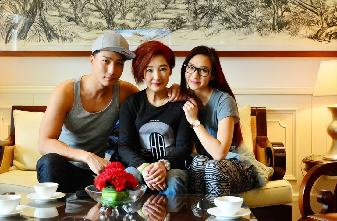 tvb 老戏骨雪梨近照曝光,咋比姐姐还显老?