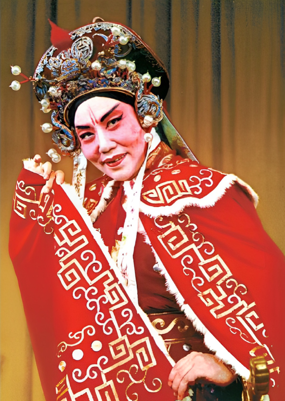 15 亿旧币,180 场戏:常香玉捐飞机的故事,藏着戏曲的 "破圈" 密码