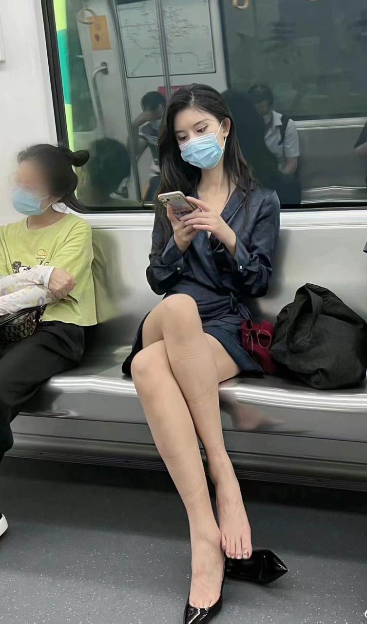 男人的手是用来打天下的,不是打女人的 打什么都别打女人  打了,你