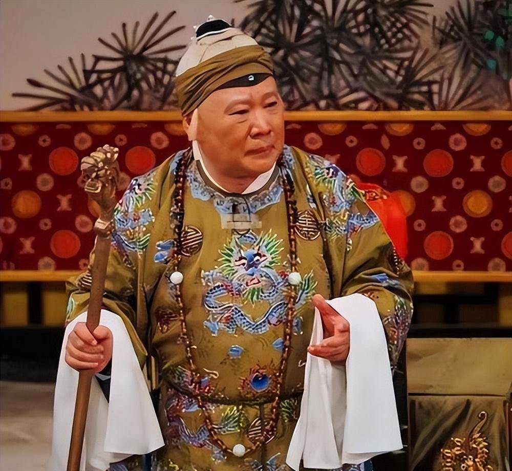 郭德纲演《五凤朝阳》"大出殡" 引争议:是乱改京剧还是破圈尝试