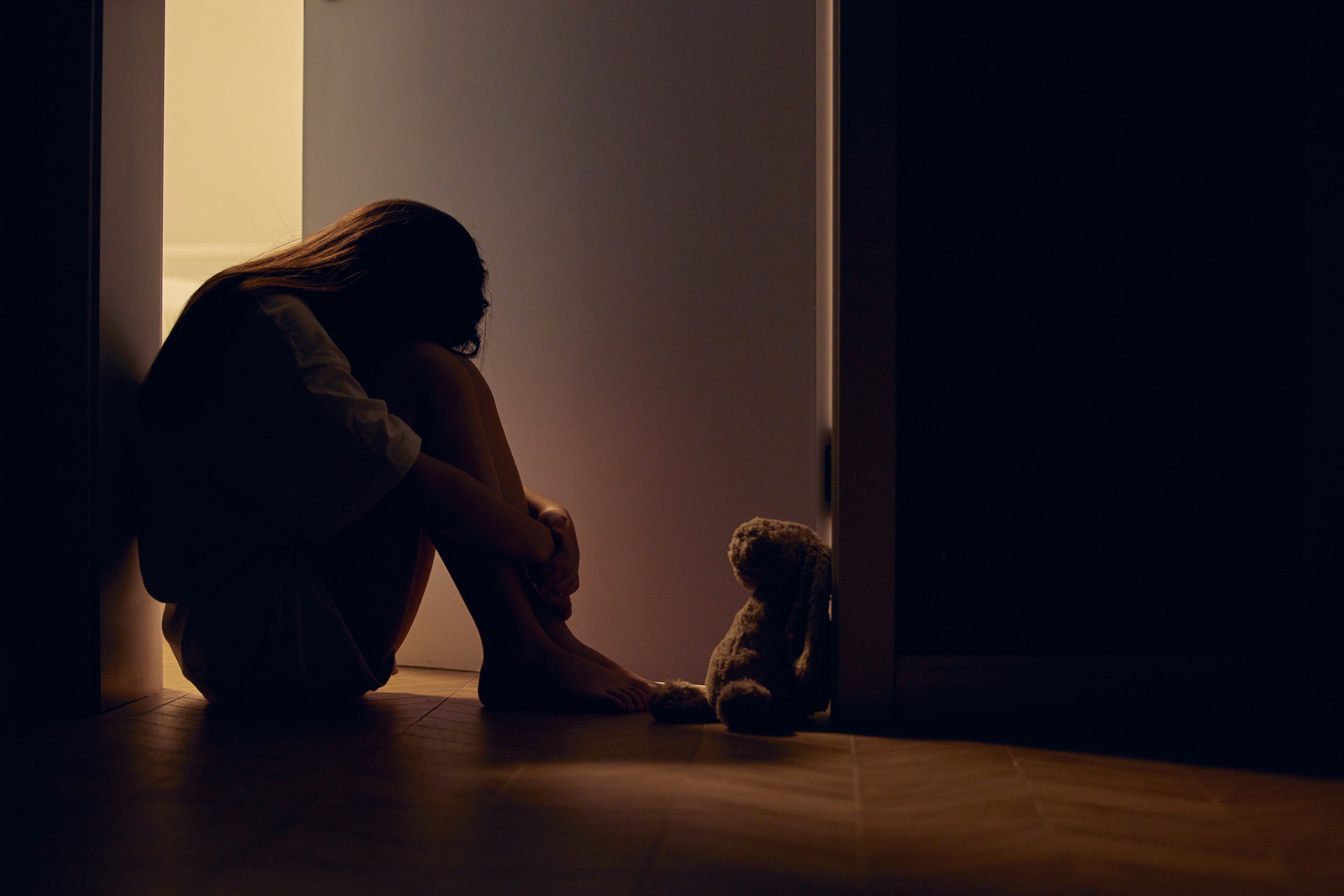 当了20年扶弟魔,我忍无可忍,留下20万去往美国,和爸妈断绝关系