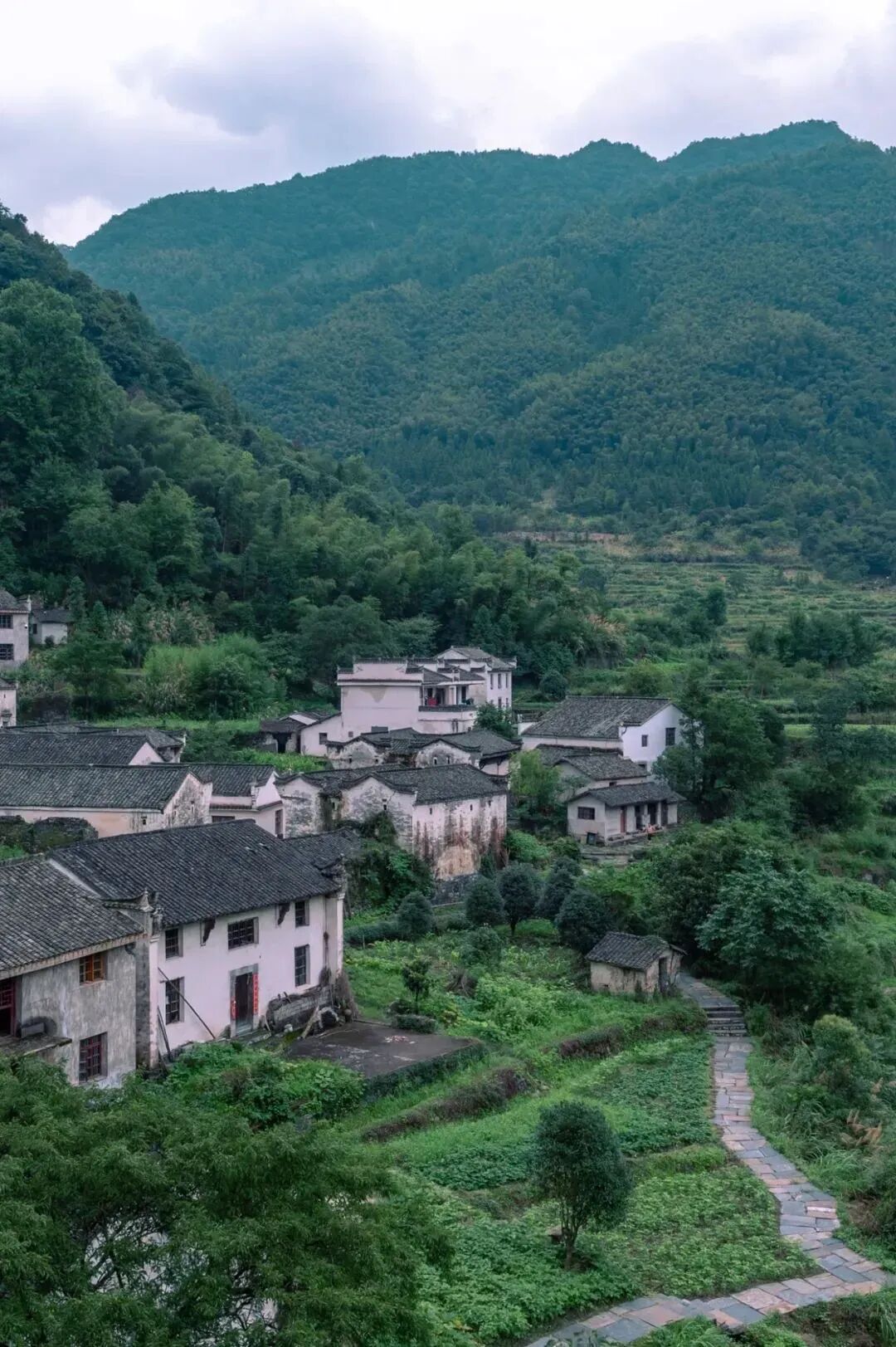 富硒山水间康养石台行