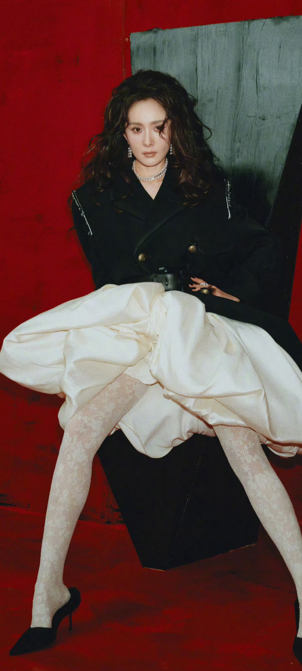 杨幂的华丽性感写真 黑丝袜的诱惑 #明星热门