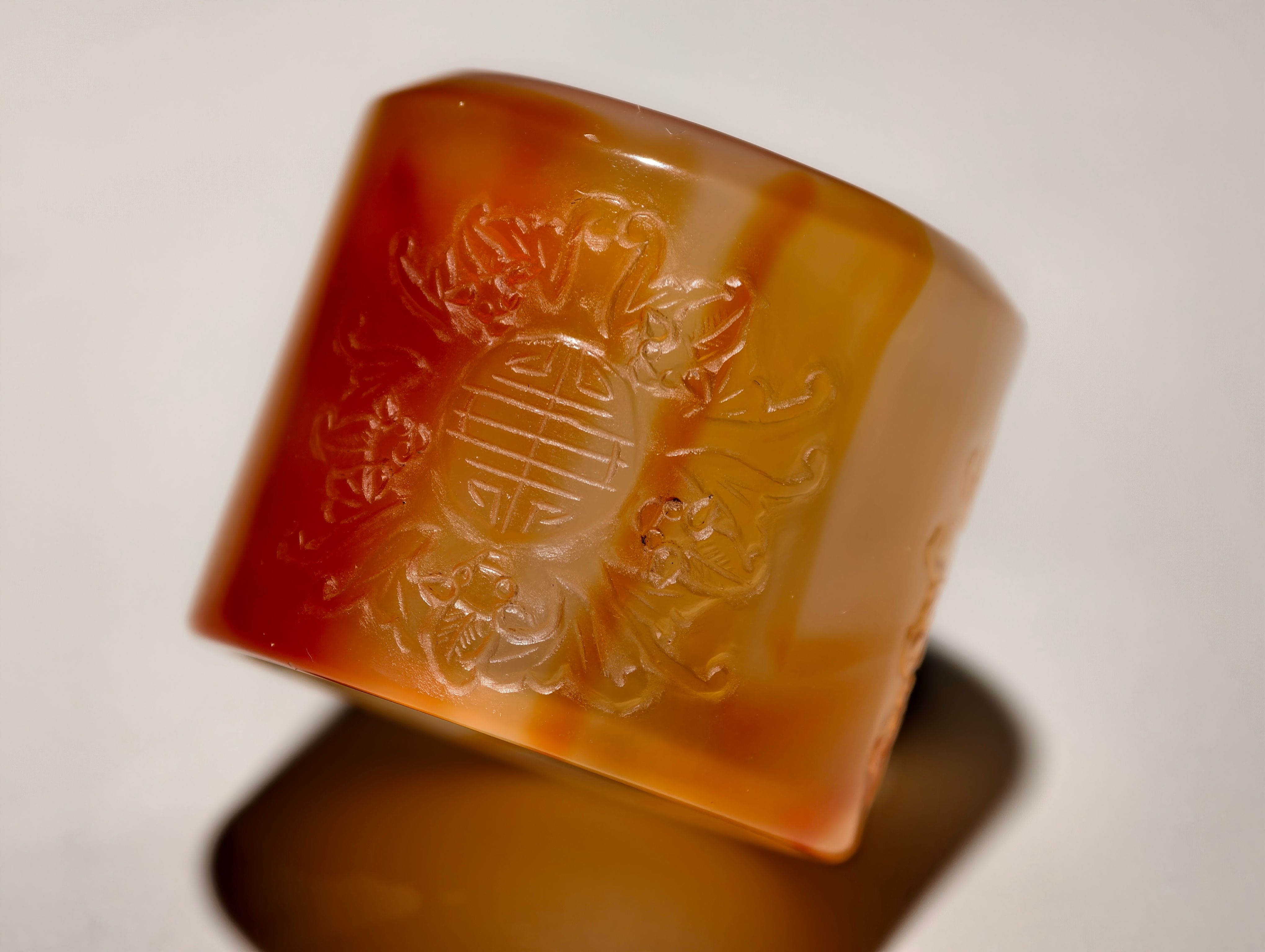 清代老玛瑙扳指,工艺之精与文化寓意于一身的典藏佳品
