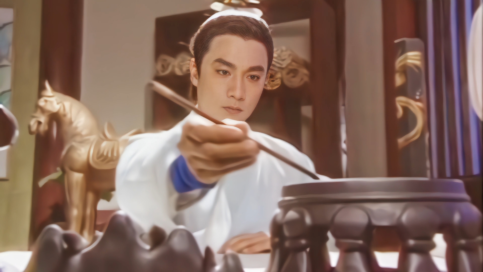 "最帅李世民"林俊贤近况曝光!现身广东千古情景区打工,和游客热情互动