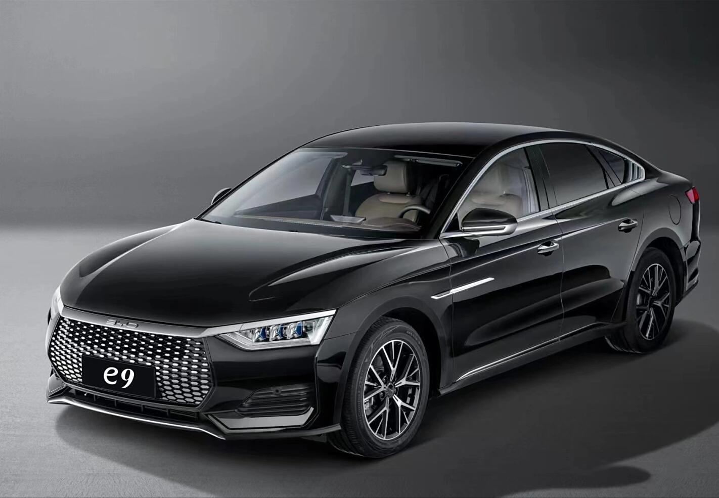 比亚迪e9纯电轿车,506km续航16.98万