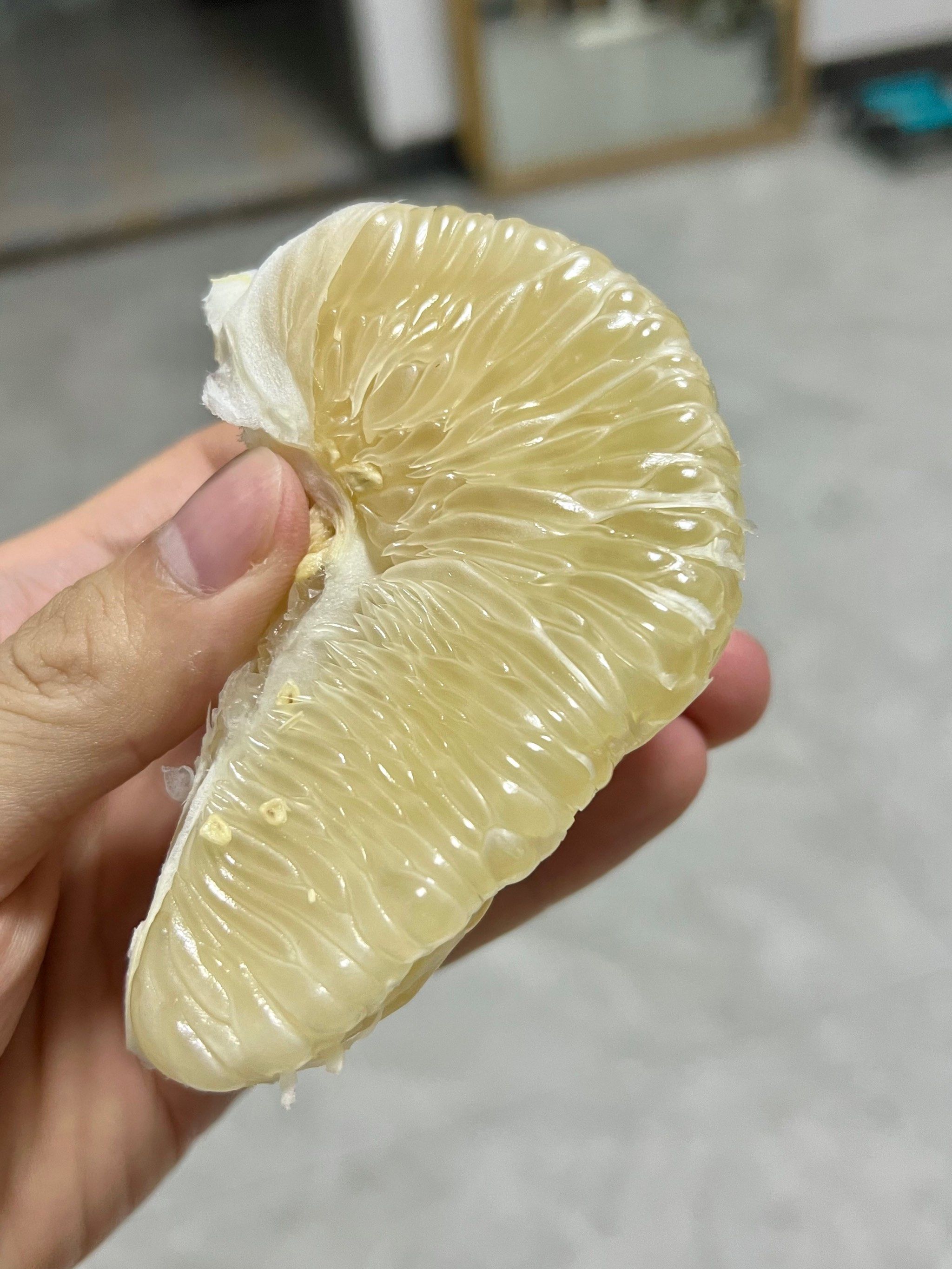 入秋之后,水果摊上的柚子渐渐多了起来