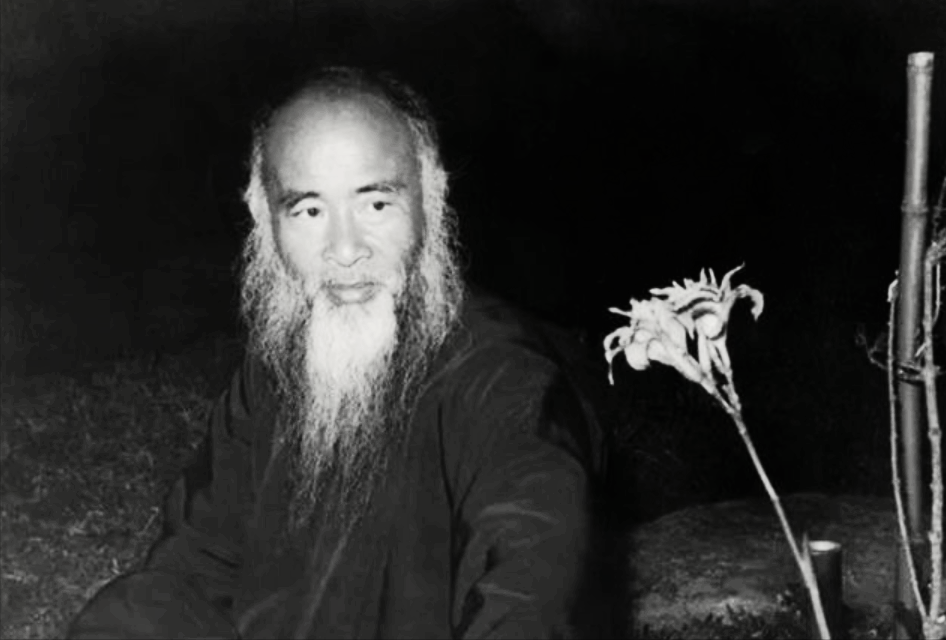 他的遗嘱很快在报纸公布,令人惊讶的是,张大千将遗产分为了16份,其中