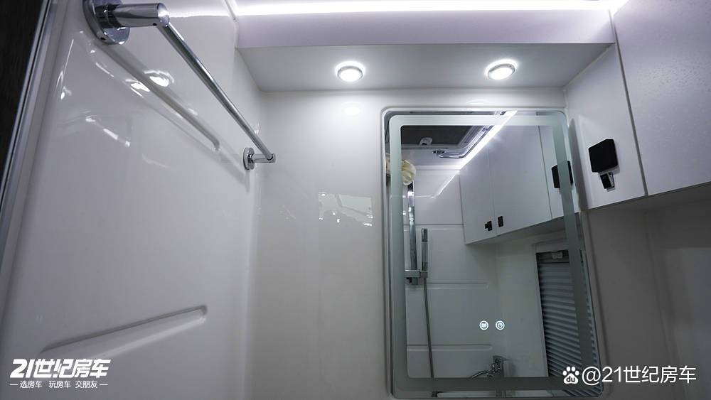 6座3卧+48V电路+300L清水!罗曼特斯福特 T8海豹 C63侧拓版房车_20