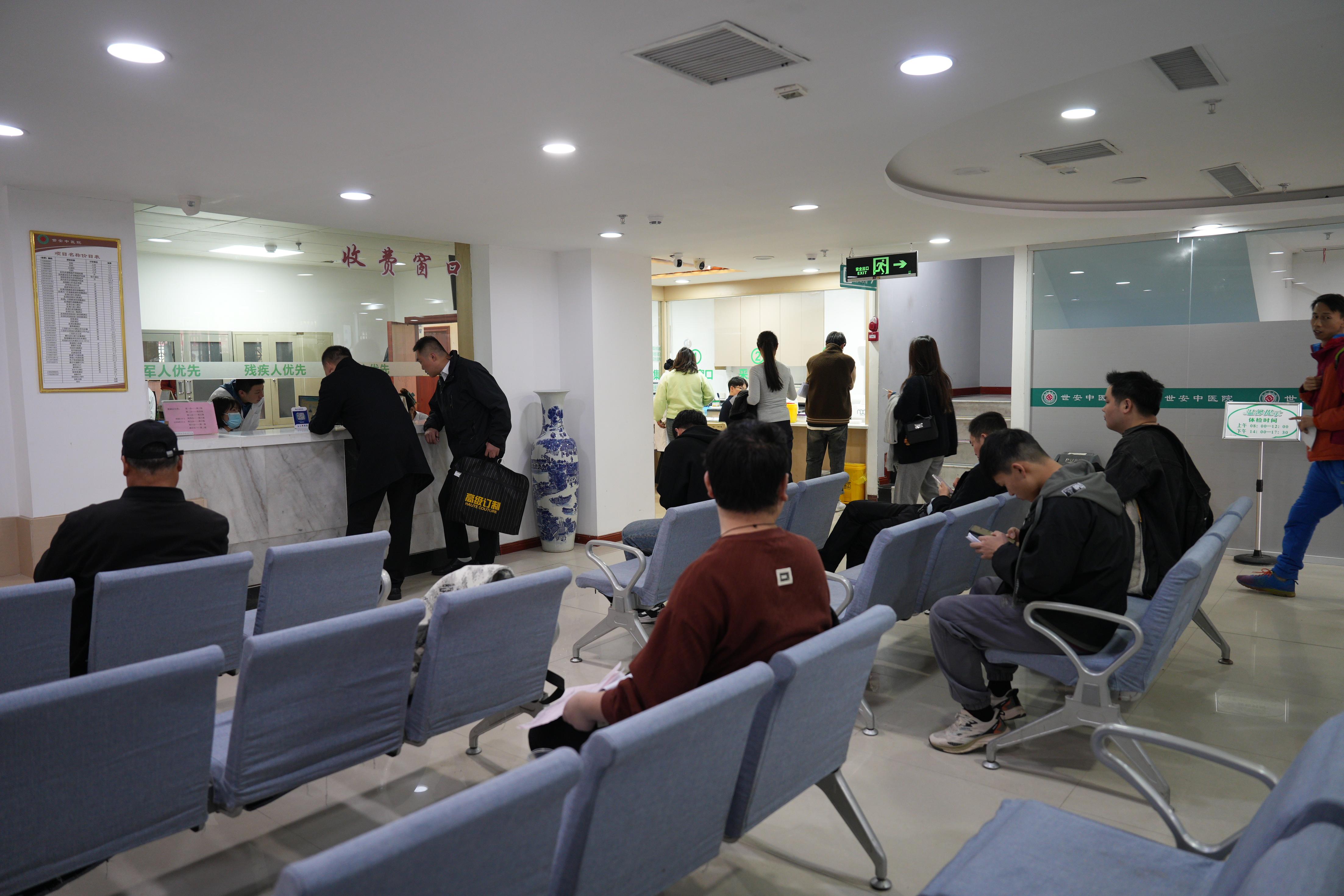 東直門醫院住院辦理陪診掛號重癥轉診順暢銜接，診療不斷檔的簡單介紹