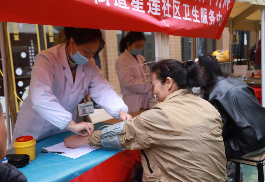 关于宣武医院医院排队代办挂号老人就医全程精细化照料，暖心又周全的信息