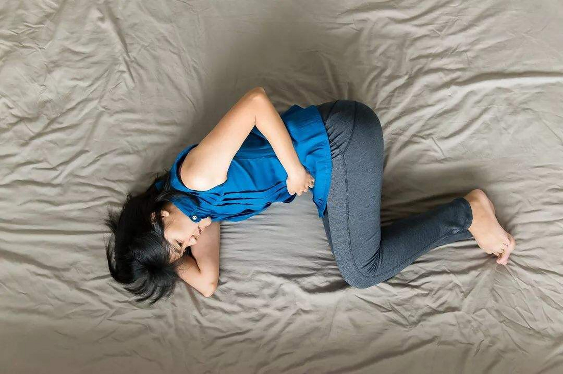 邱医生,江湖救急,我每次来大姨妈,小肚子都疼得不行,起不来床,怎么