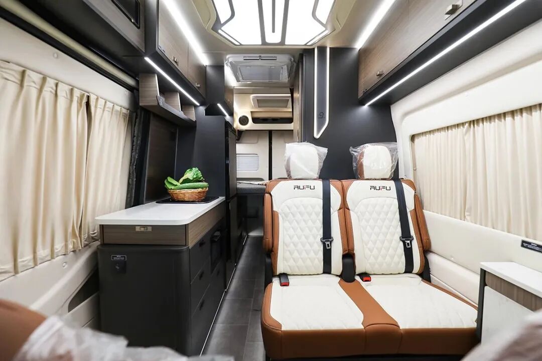 双拼色吸塑内舱黑科技，11月28日亮相房车展，精致旅居新标杆-7.jpg