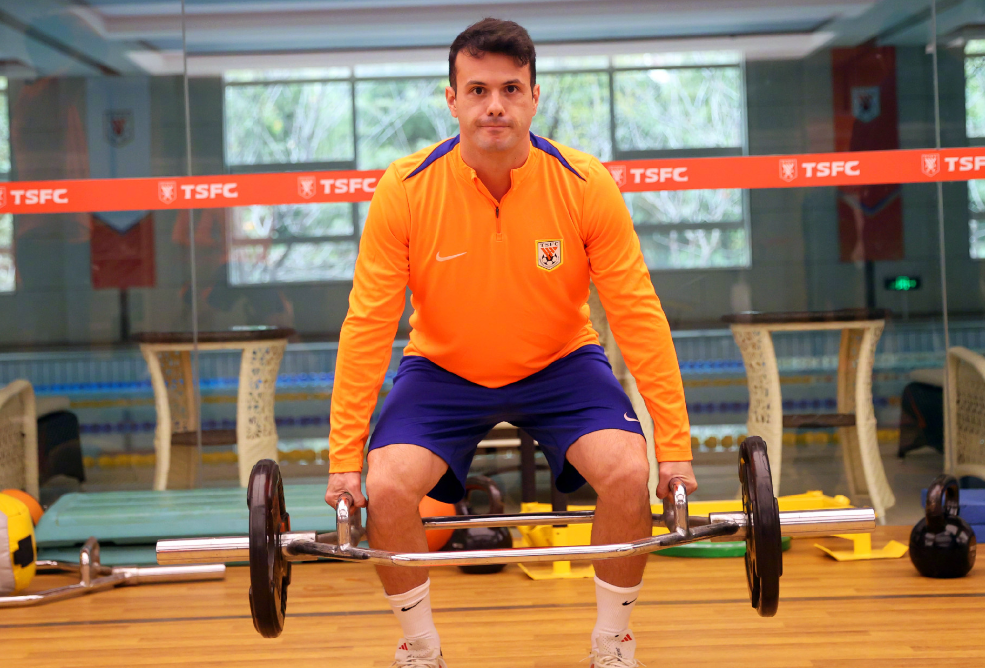 全运会U20男足季军争夺战_山东泰山队彭啸韧带损伤_媒体人：泰山队员彭啸本人透露将因伤缺席一个月