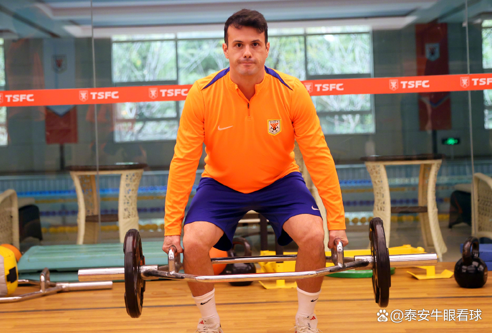 全运会U20男足季军争夺战_山东泰山队彭啸韧带损伤_媒体人:泰山队员彭啸本人透露将因伤缺席一个月