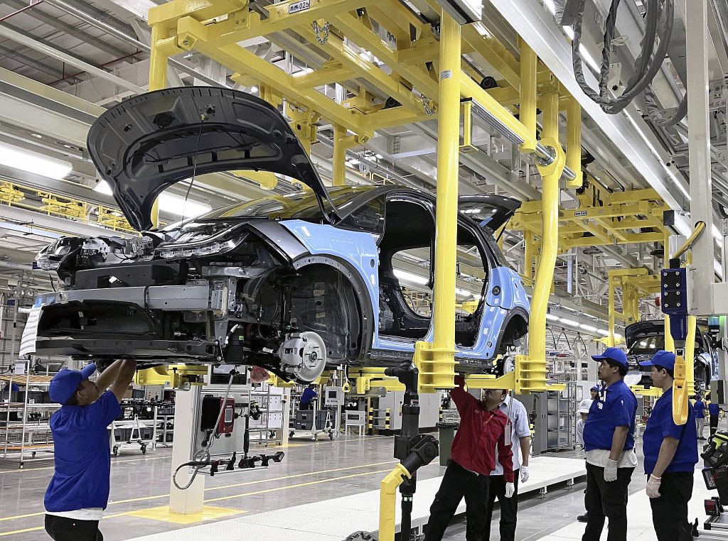 回顾:2024年,美官员推演台海,称可远程停摆华光刻机,设备成战略武器