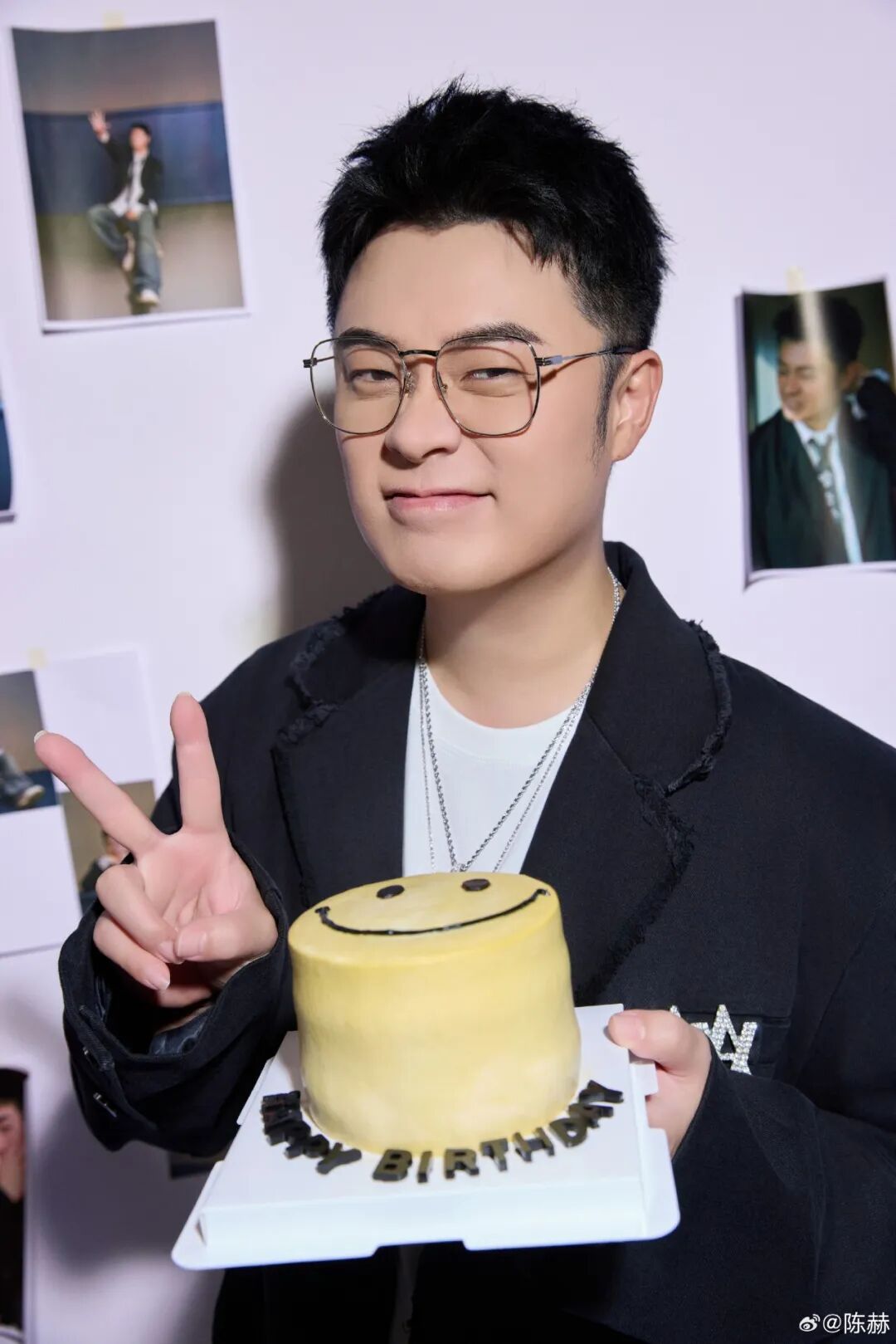 陈赫 40 岁生日合影引婚变与张子萱疏离感拉满