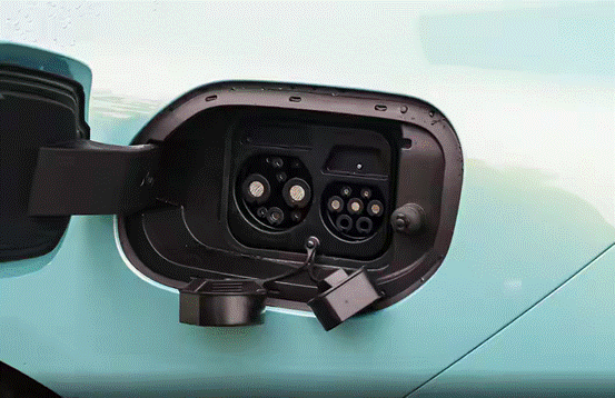 想买13万级纯电轿车，小鹏M03值得冲吗？对比长安启源A06谁更好？-有驾