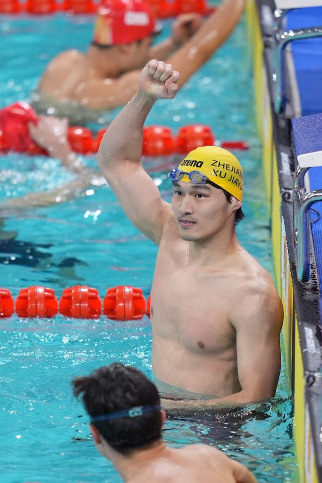 再创奇迹!全运会男子50米仰泳徐嘉余24秒36刷新全国纪录,晋级决赛