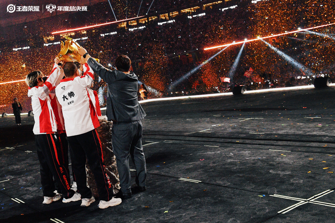 王者荣耀世界冠军杯kic2025 day6_王者荣耀KPL年终总决赛 线下观赛人数纪录 KPL职业化发展历程