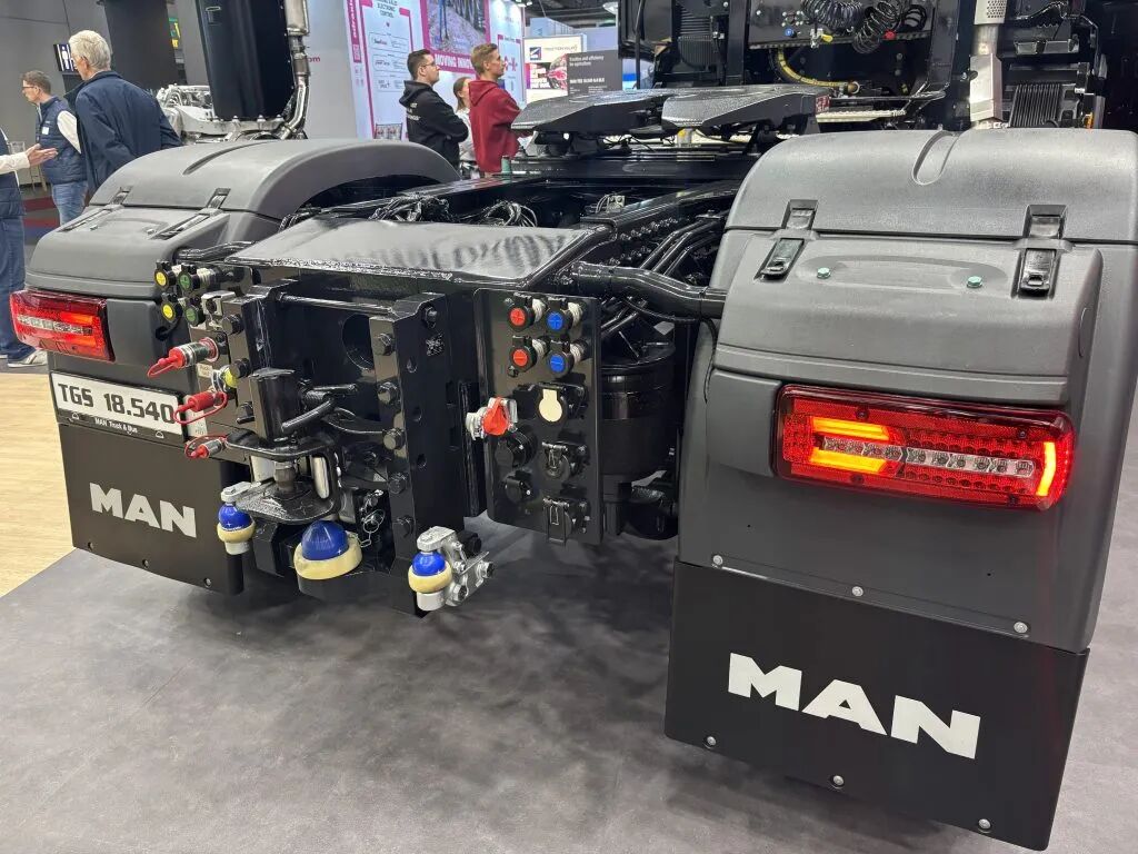 欧卡前三季度业绩报告、统计数据纷纷出炉!本周(11.10-11.16)海外商用车行业都有哪些新鲜事?