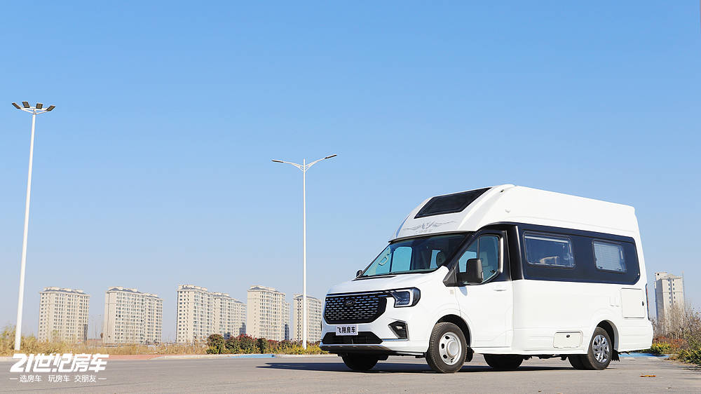 4-6人同游，一车搞定吃住行！飞翔T8铁C房车_3