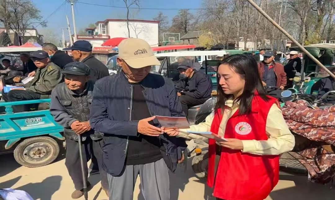 临颍县杜曲镇:"法"润乡土 "理"惠民生