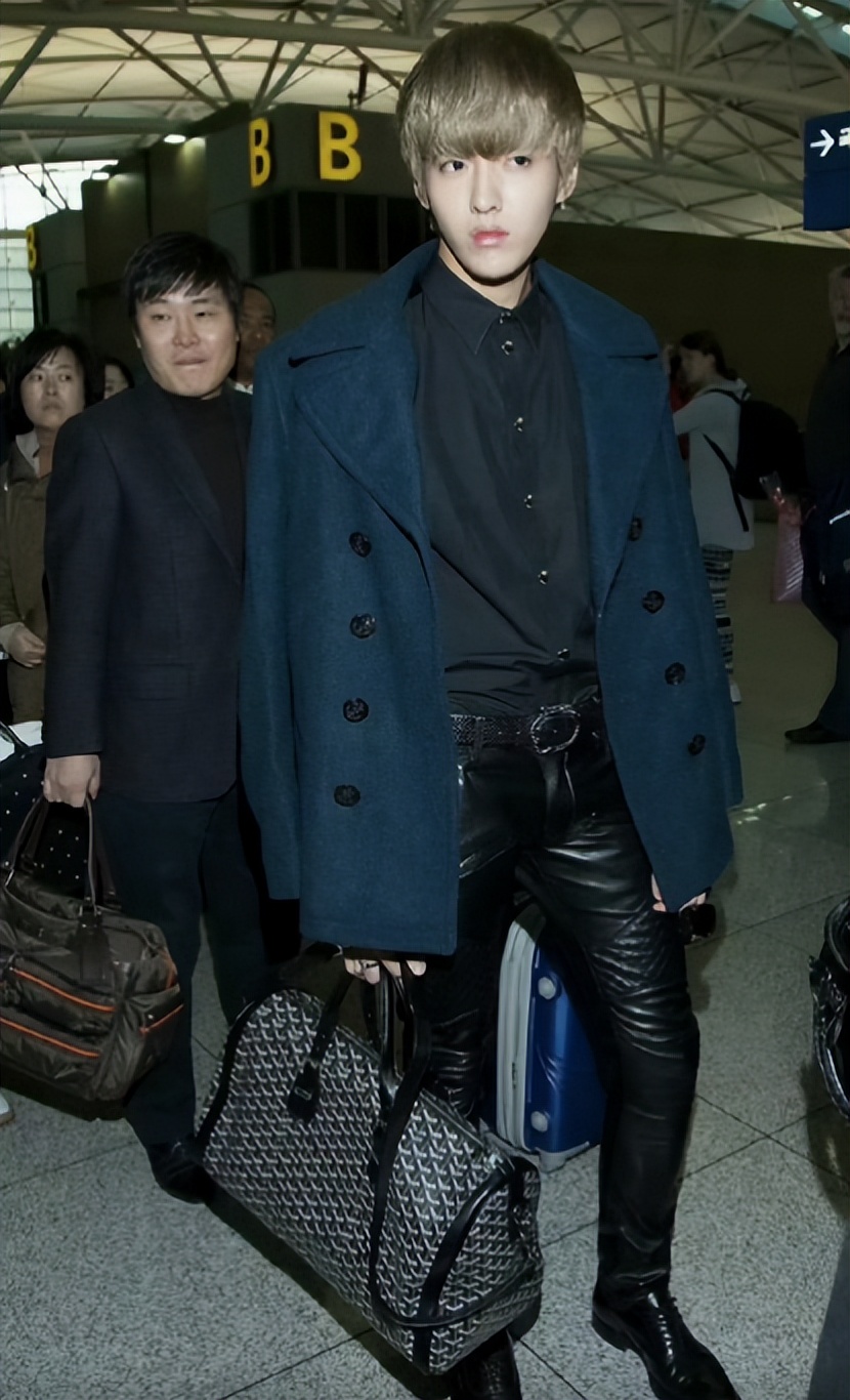 入狱4年又传新消息!吴亦凡现状引热议,王晶点评一针见血:终局已定