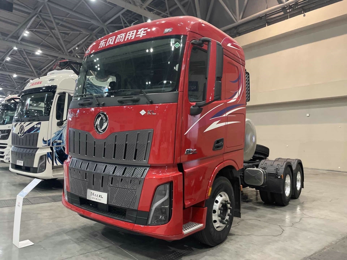 东风天龙KL（新平台）燃气牵引车，搭载龙擎动力520马力发动机2.jpg