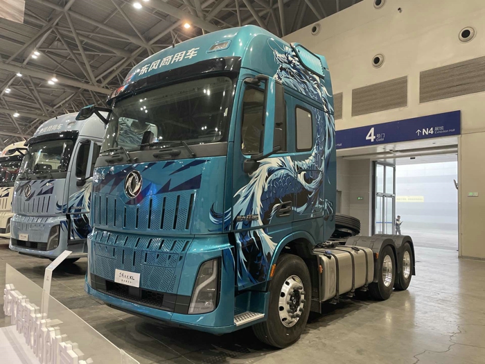 东风天龙KL（新平台）燃油牵引车，搭载龙擎600马力发动机.jpg