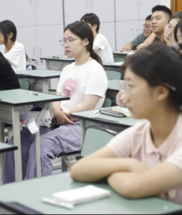 复读学校学费多少