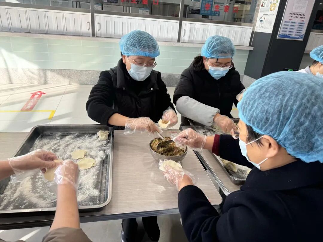 西安市车辆中学:一饺一世界,冬至暖阳照心田