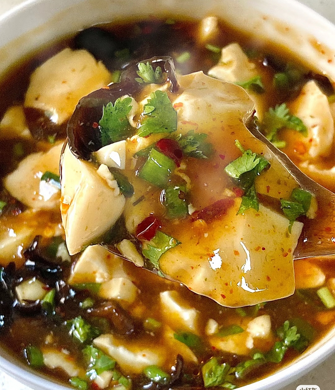 今早试了一下,家庭版豆腐脑,把韭菜酱换成了蒜汁儿,鲜香可口超级好喝.