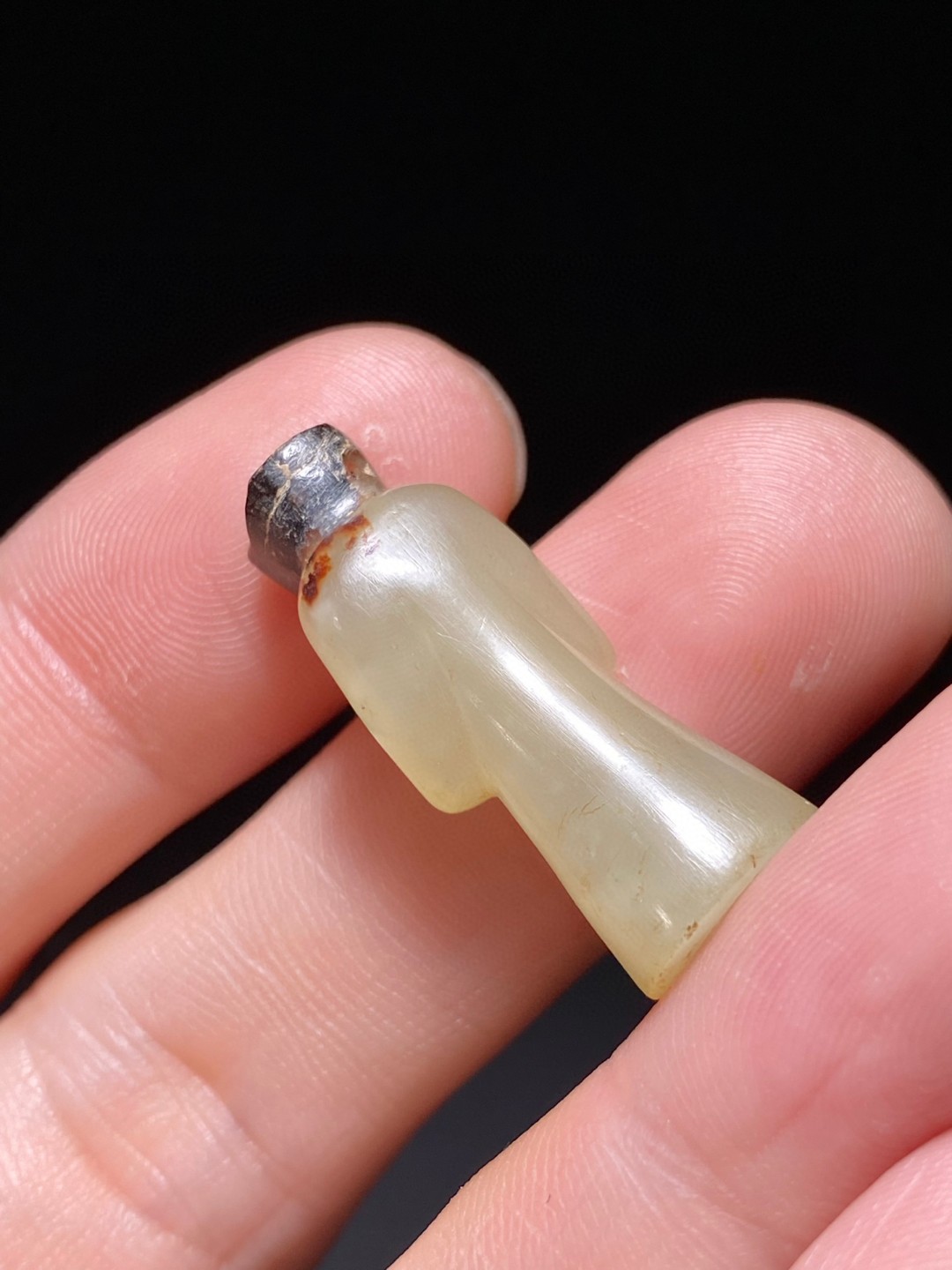 明 和田玉籽料沁色 玉翁仲 挂件