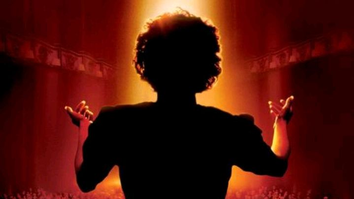 妓院长大,死后享受法国国葬.揭秘伊迪丝·琵雅芙的传奇一生