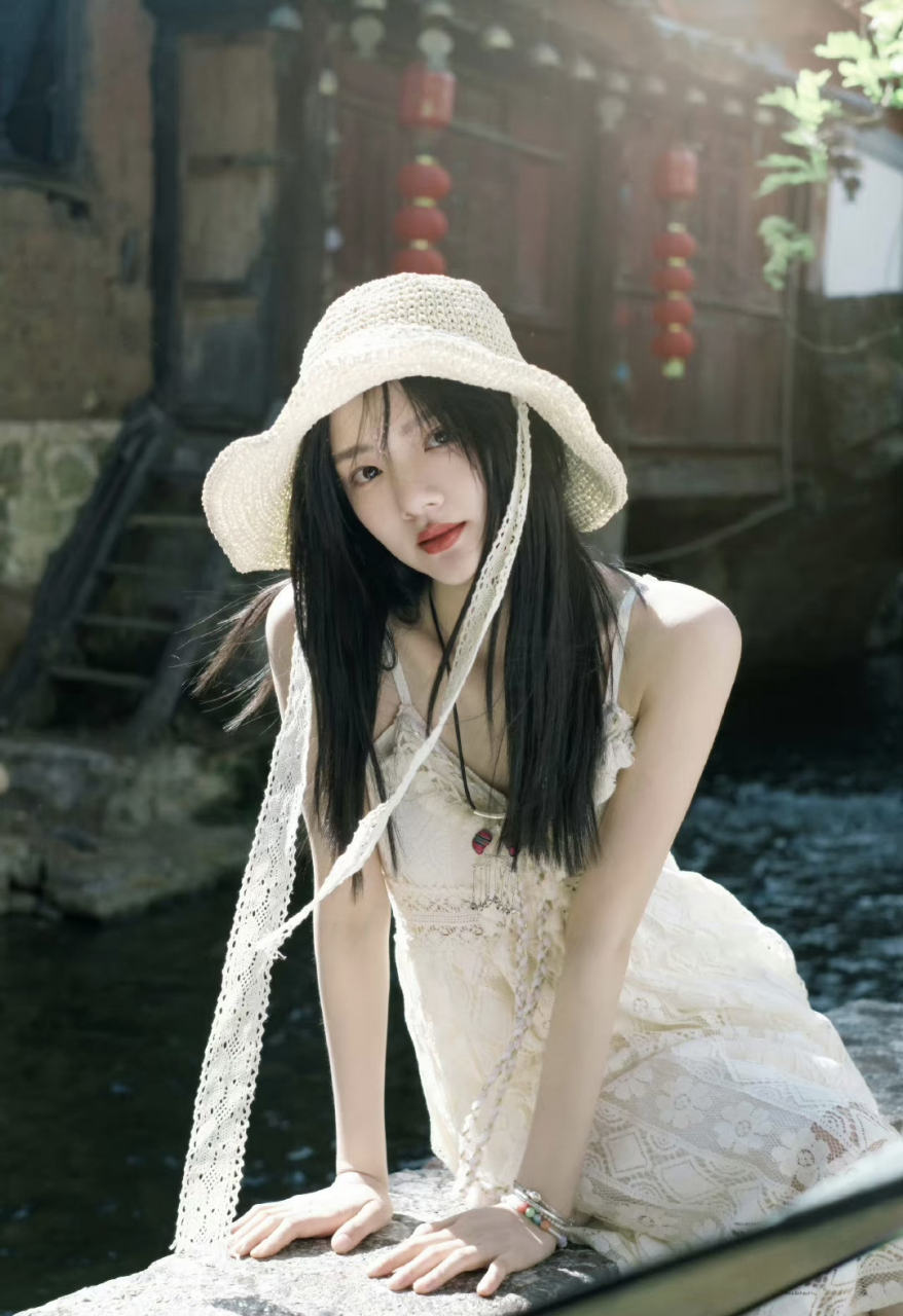 伤感青春气质真的藏都藏不住,短发没感觉有多伤感疼痛 长发看起来相当