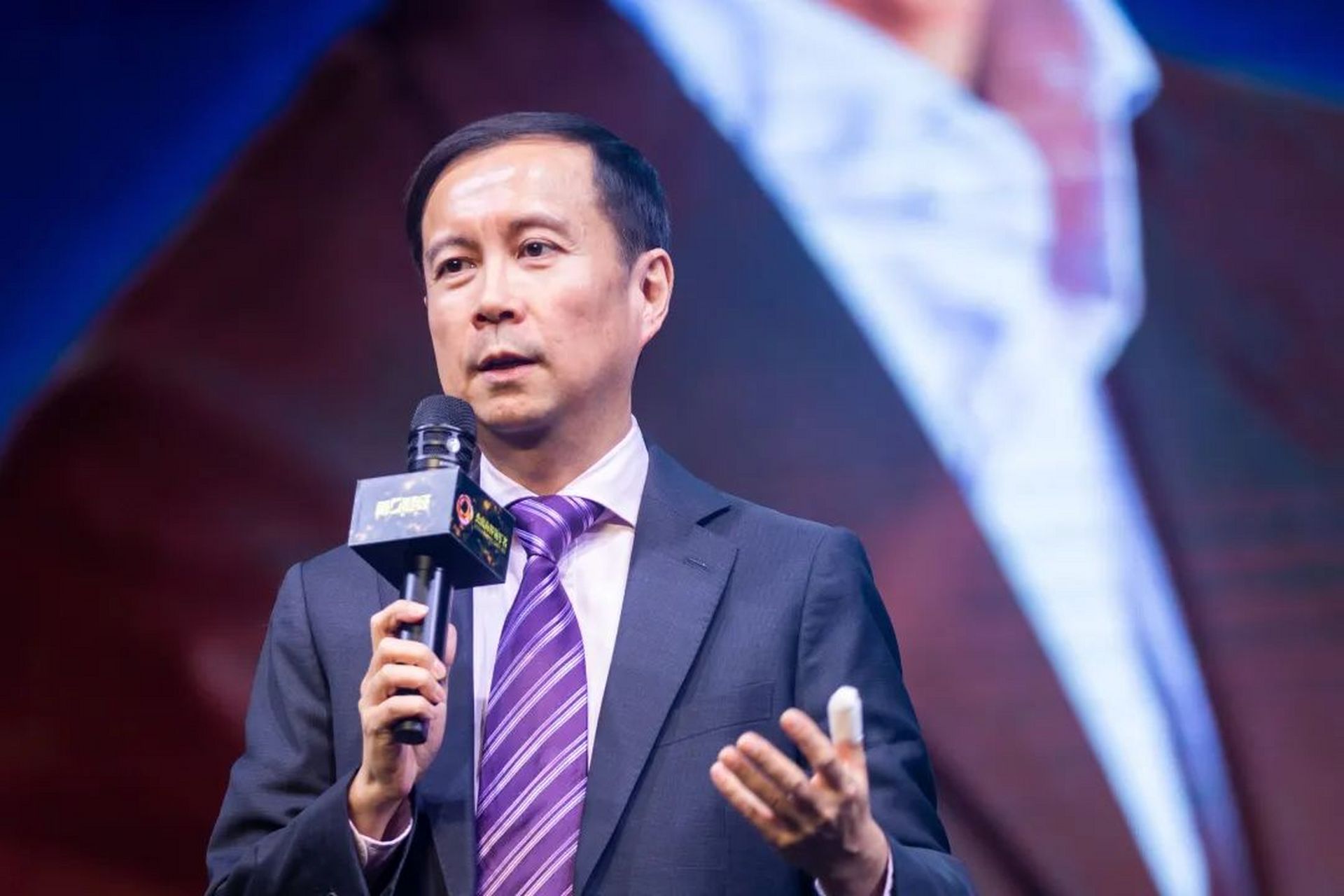 张勇或卸任阿里 ceo  5 月 18 日,伴随着阿里季报发布的六大业务集团