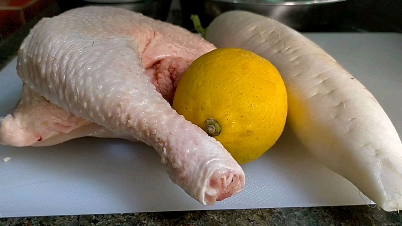 用鸡肉和白萝卜,做一个开胃又解馋的美食,肉嫩脆爽,这才叫开胃