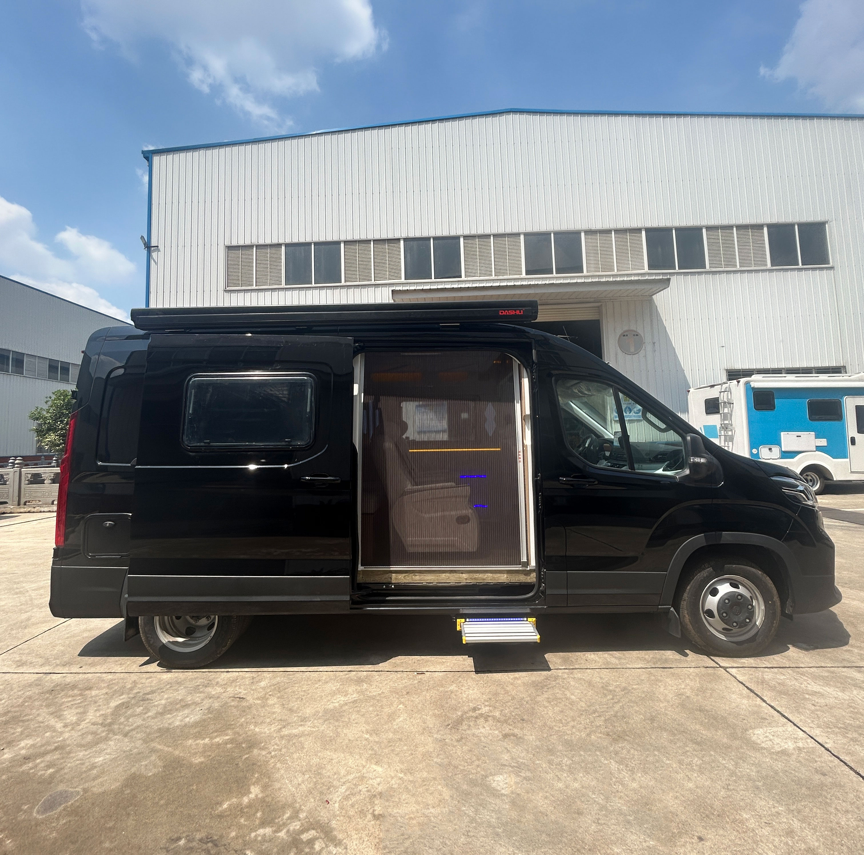 大通v90加长轴高顶房车航空座椅