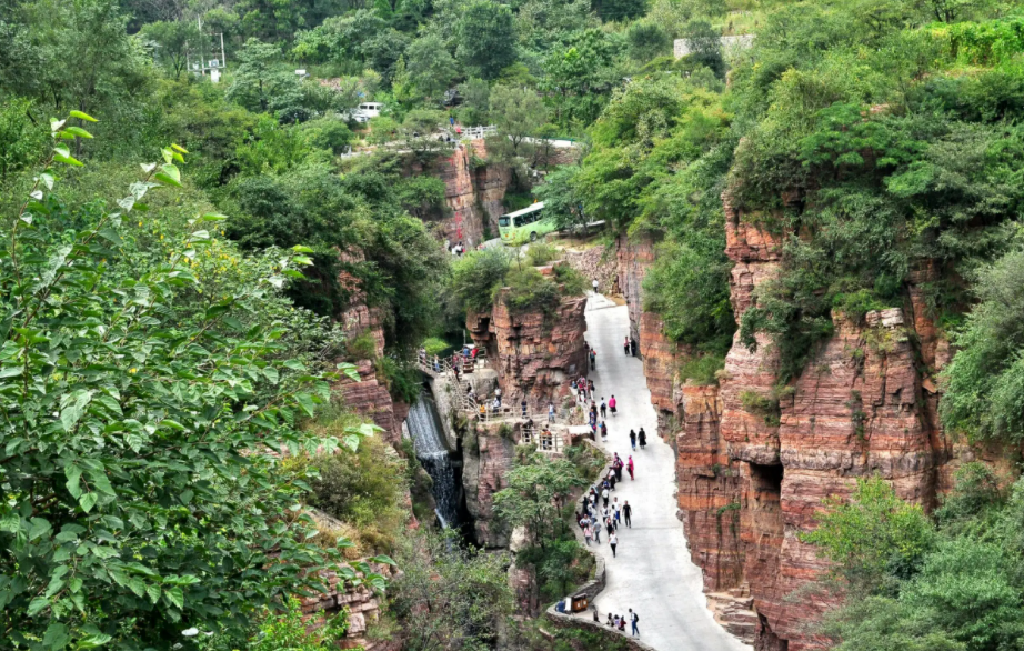 河南辉县万仙山景区图片