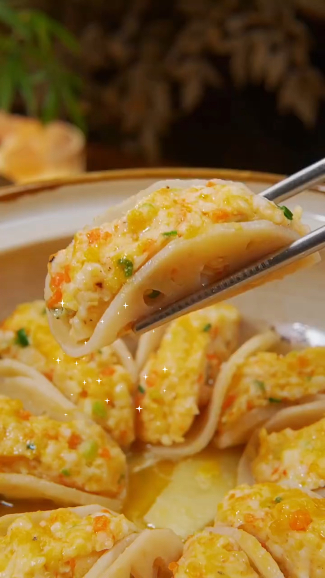 咸蛋黄莲藕酿虾滑,鲜嫩脆滑,太好吃了