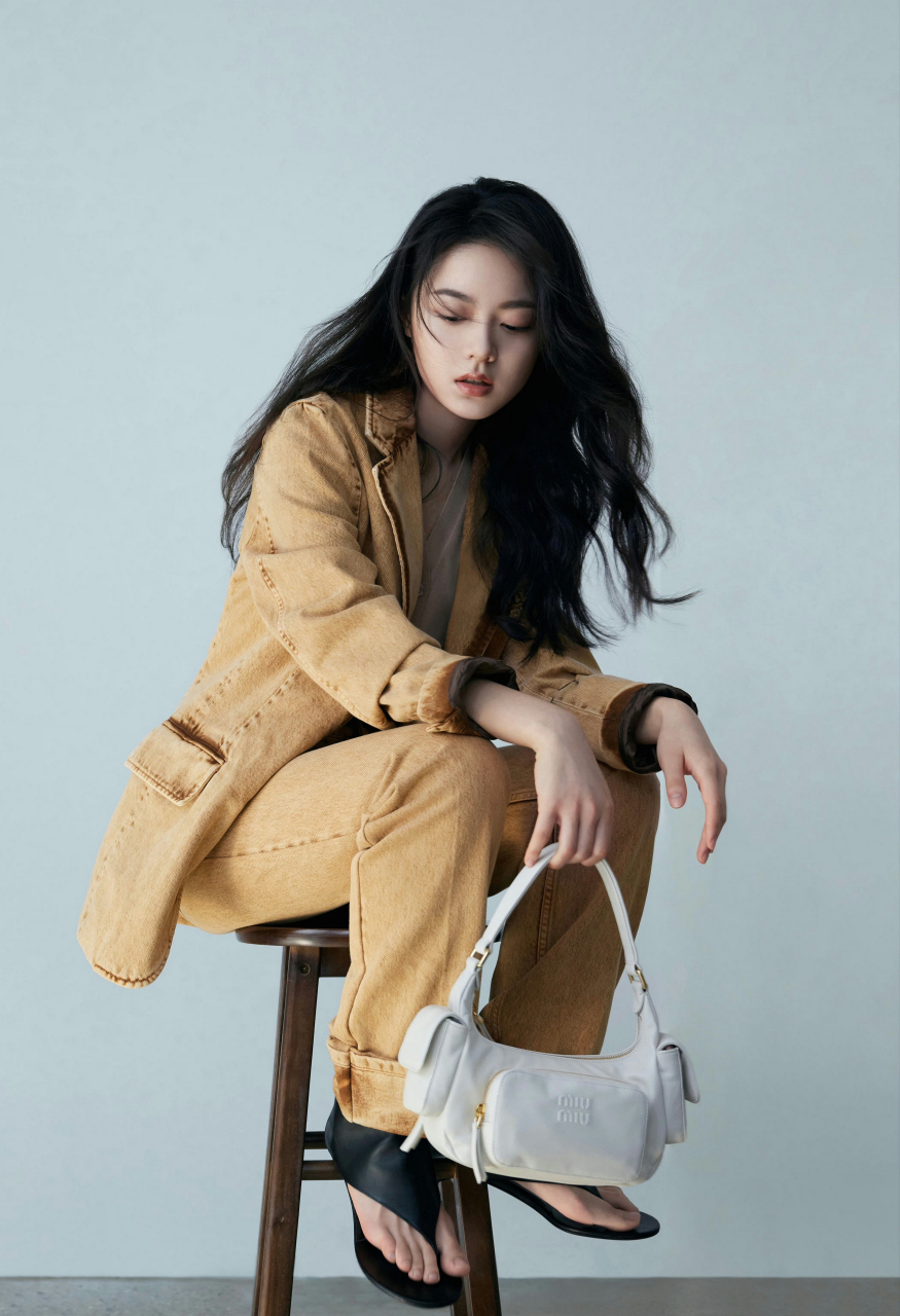 00后小仙女赵今麦的小脚丫真美,2019年,赵今麦主演了都市家庭剧《少年