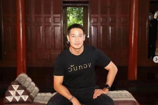 泰剧男神pong确诊新冠!目前已暂停一切工作,身体近况惹粉丝担心