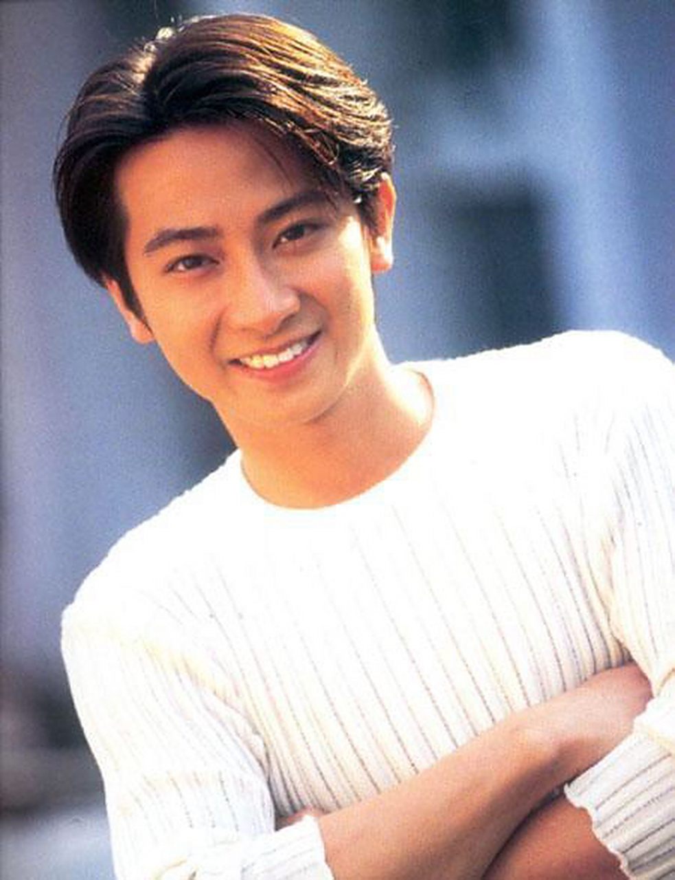 年轻时的孙耀威这笑容确实太有治愈性了!