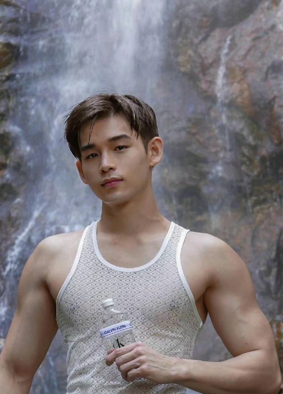 马来西亚小哥kelvteoh,健身美少年#帅哥# #腹肌