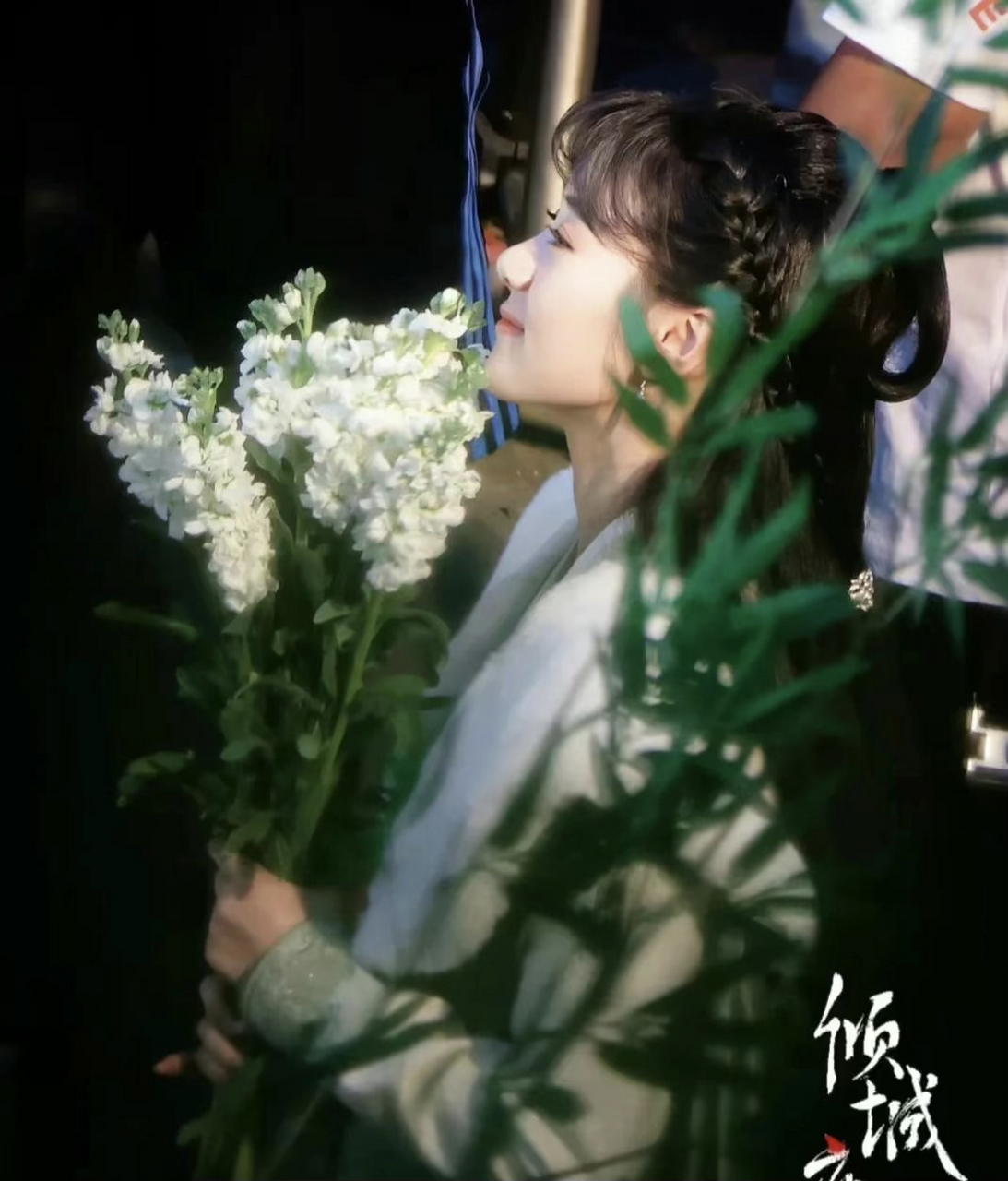 袁冰妍是好看的,侧脸与眉眼都和赵丽颖很像,怎么最近没怎么看到她的剧