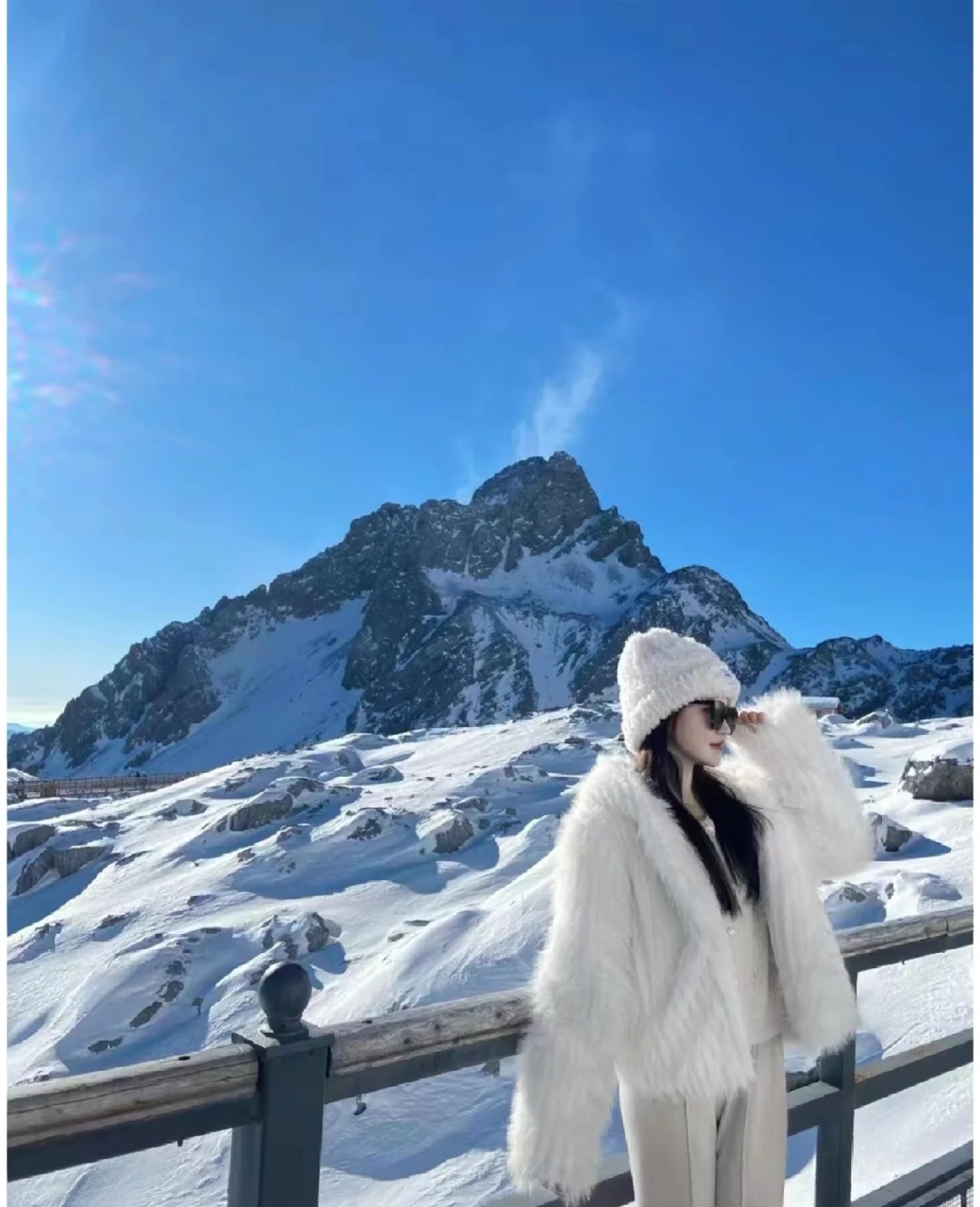 来玉龙雪山看雪啦南方人看到雪很激动