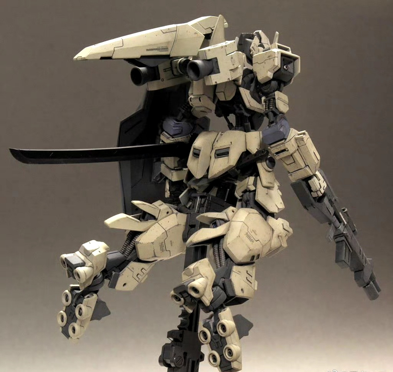 模型欣赏:机动战士高达 铁血的孤儿 hg 亚斯塔禄高达复兴型ii,by p