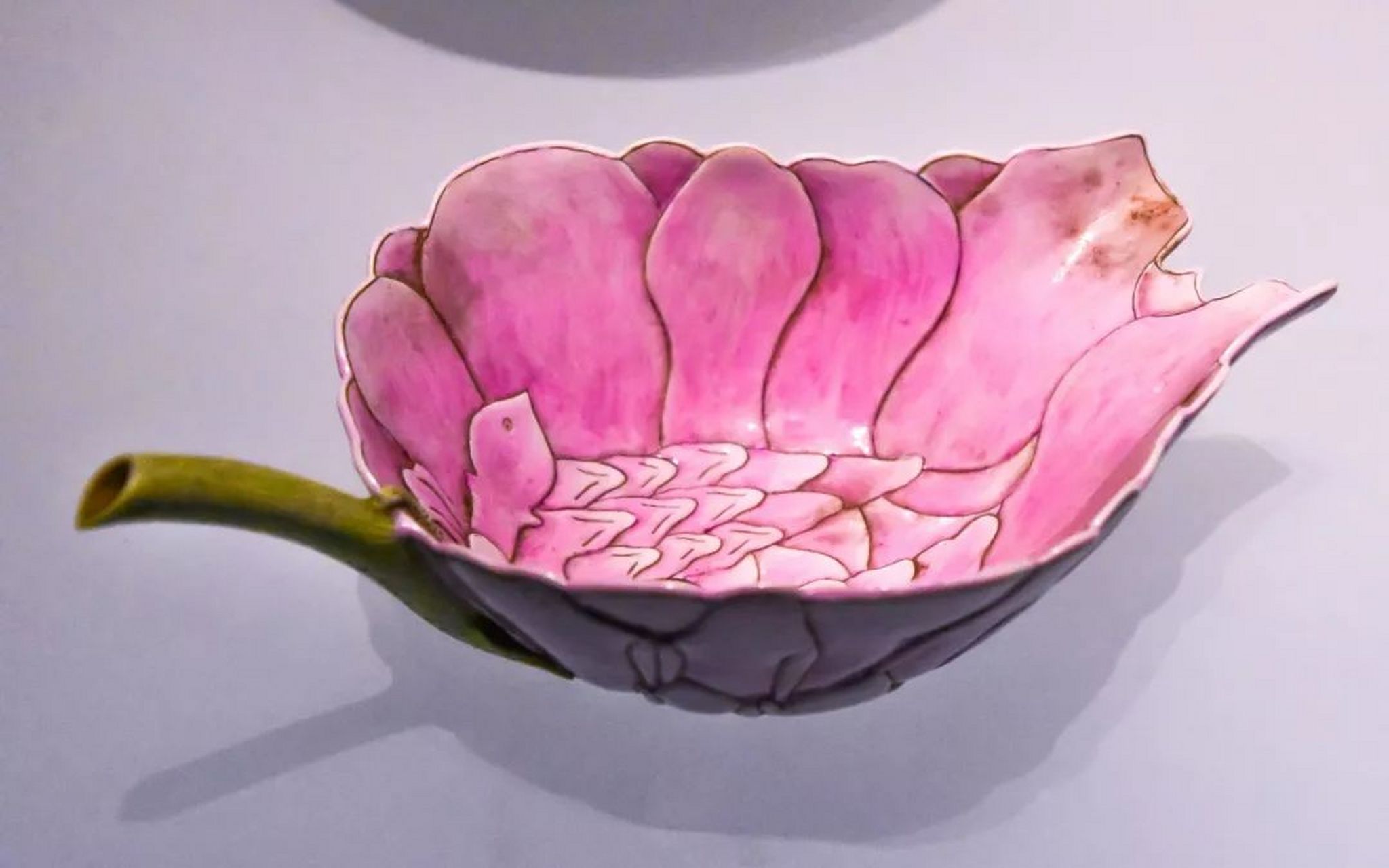 荷花,古瓷里的花中君子.